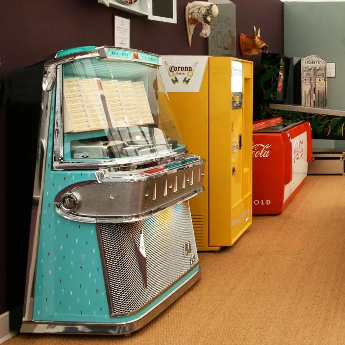 1958 AMI I 200 Vinyl Jukebox with Pink Trim - Image 17