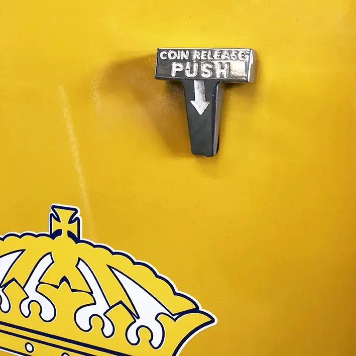 1960s Corona Beer Vending Machine - Image 4