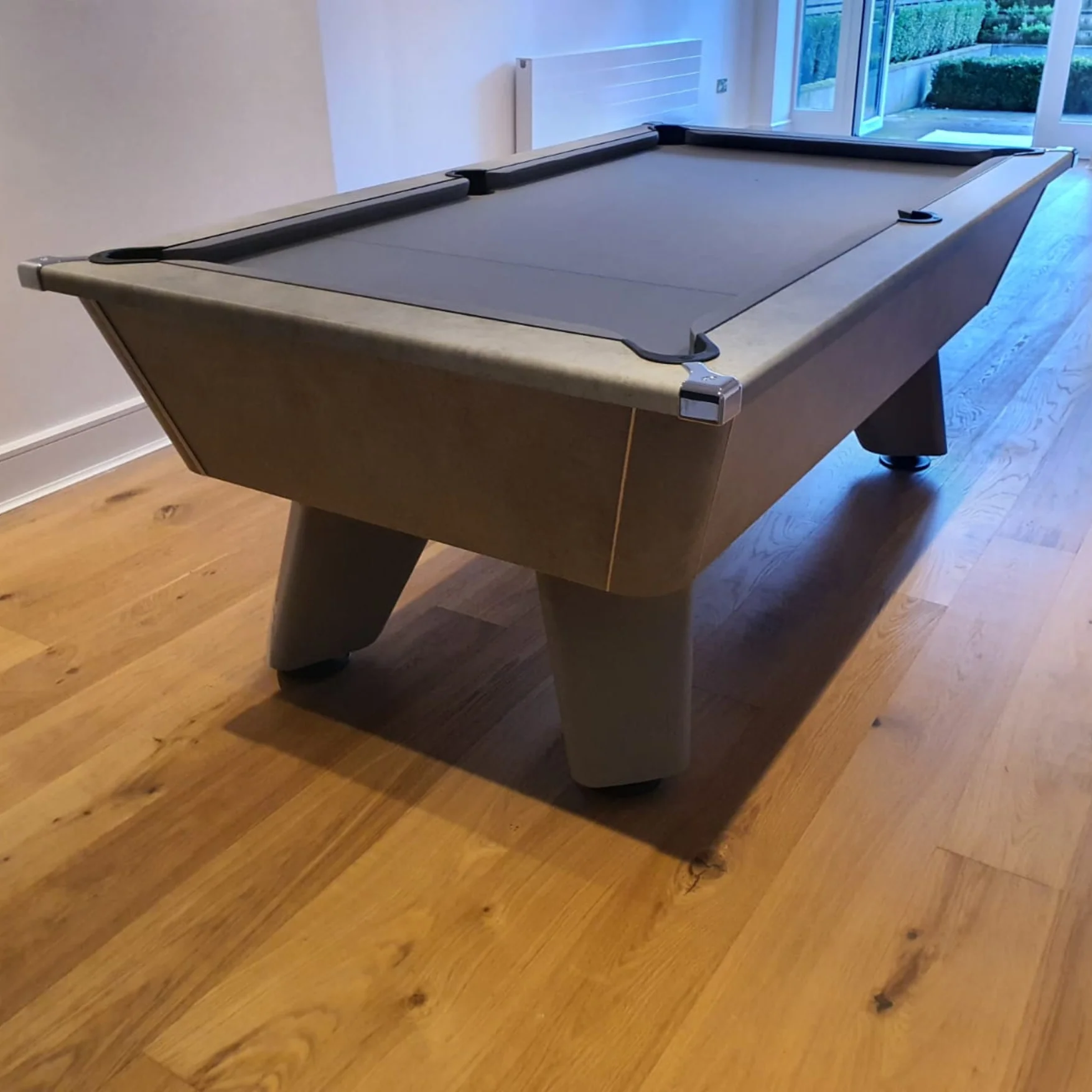 Cry Wolf English Pool Table - Image 4