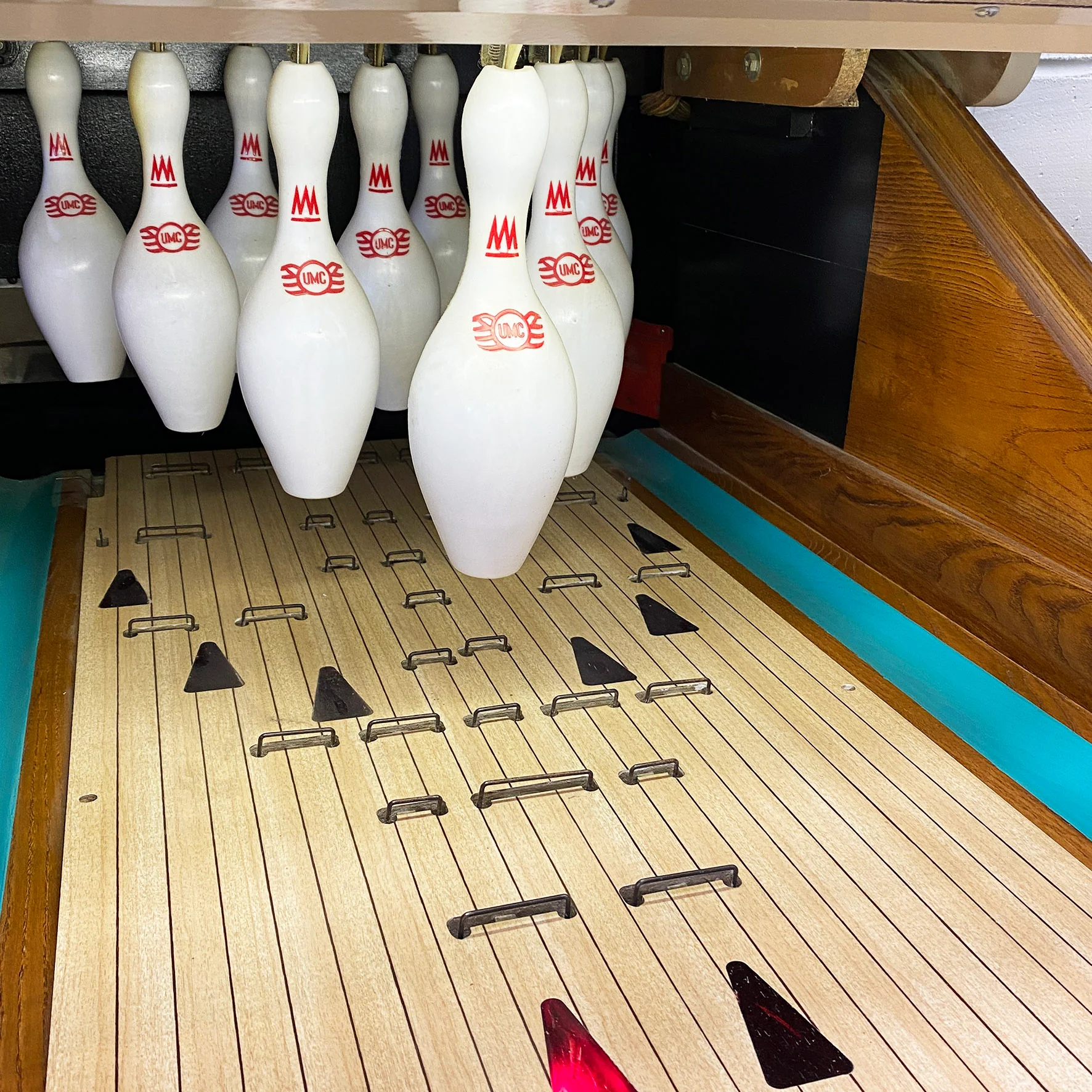 1964 Polaris Indoor Bowling Alley 14ft - Image 4