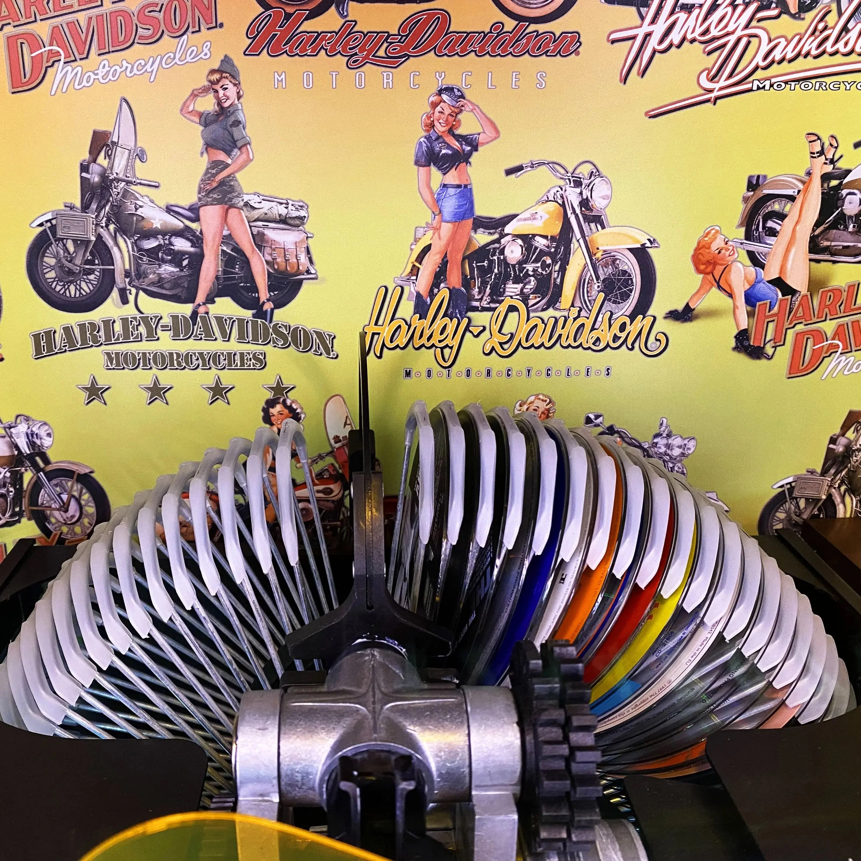 Rock-Ola Harley Davidson American Beauties CD Jukebox with Bluetooth - Image 9