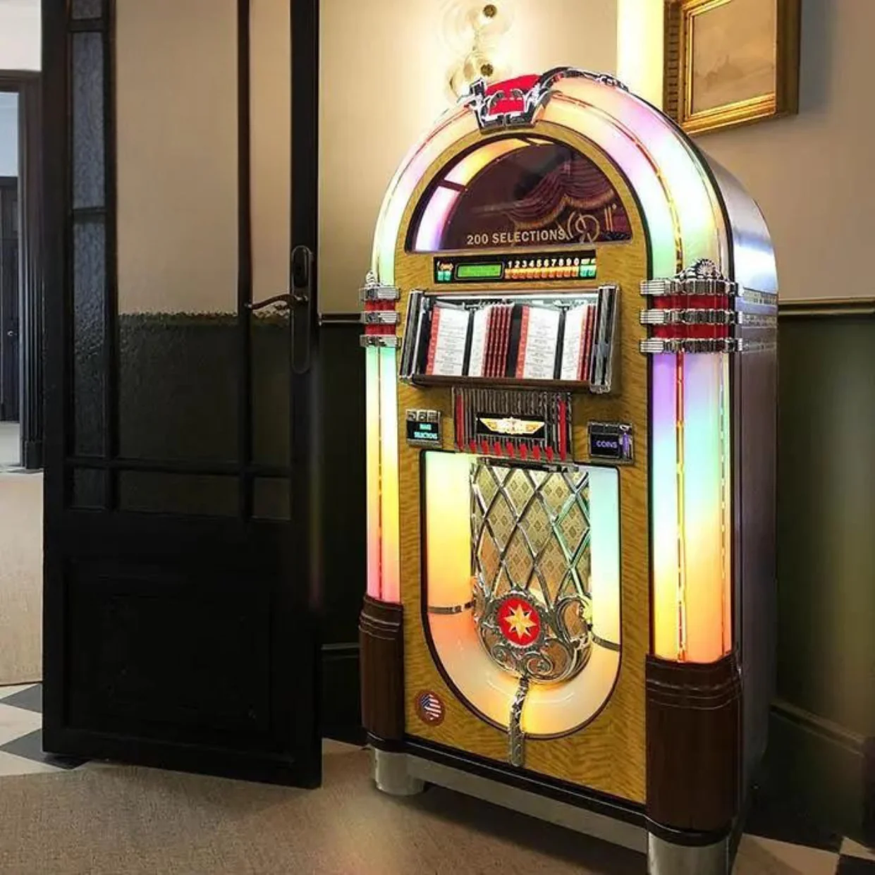 Rock-Ola Bubbler Vinyl 45 Jukebox in Walnut with Bluetooth - Image 3