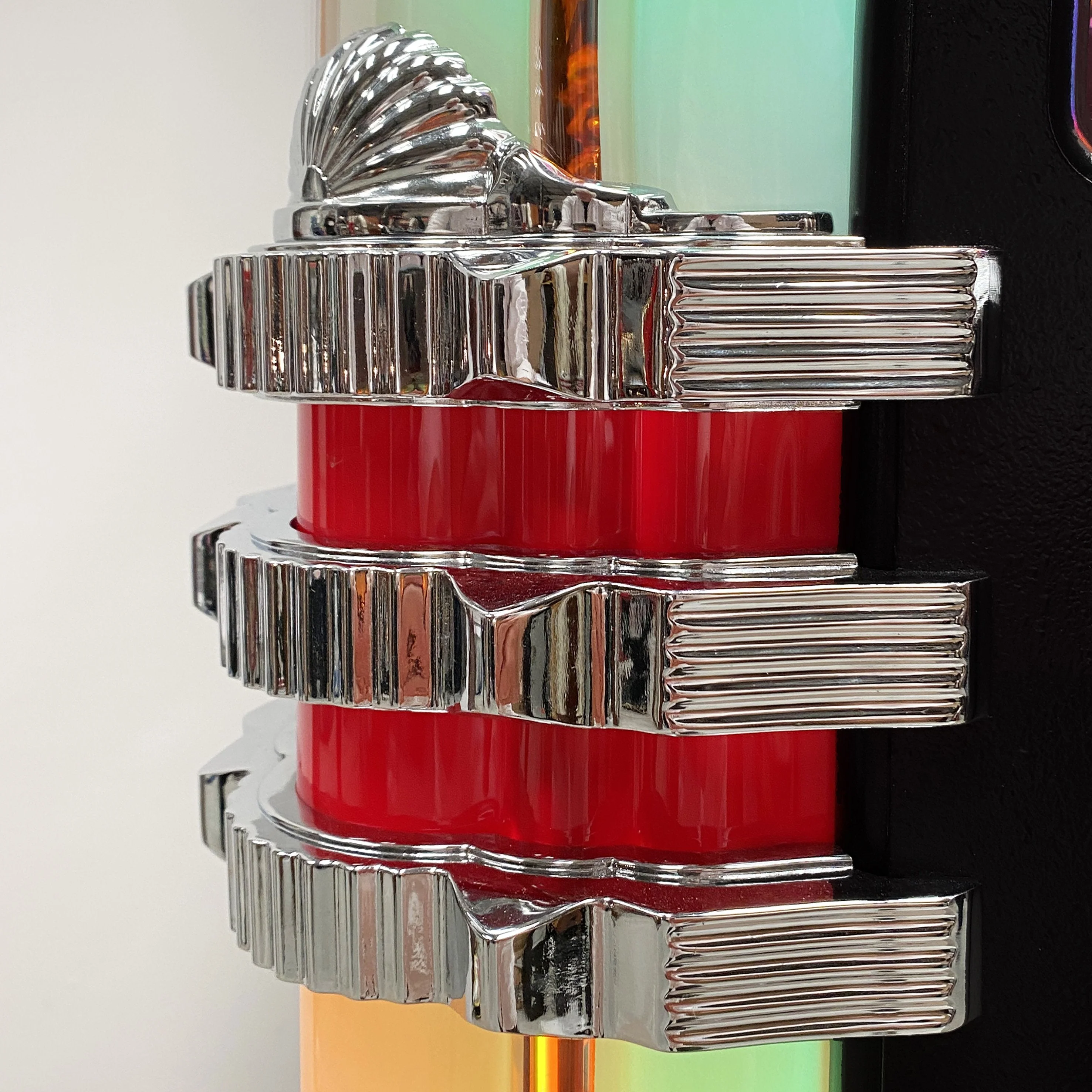 Rock-Ola Bubbler Vinyl 45 Jukebox in Black with Bluetooth - Image 9