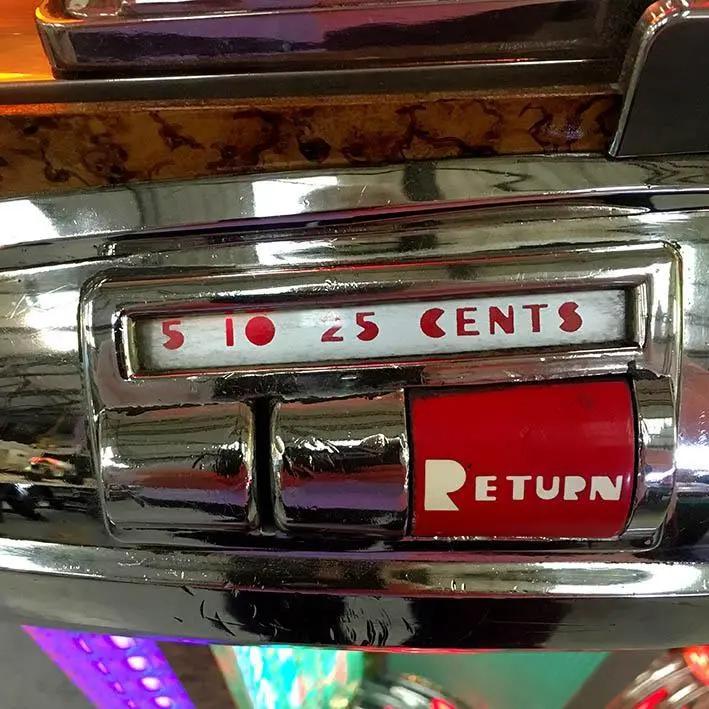 Original 1948 Wurlitzer 1100 Vinyl Jukebox - Image 4